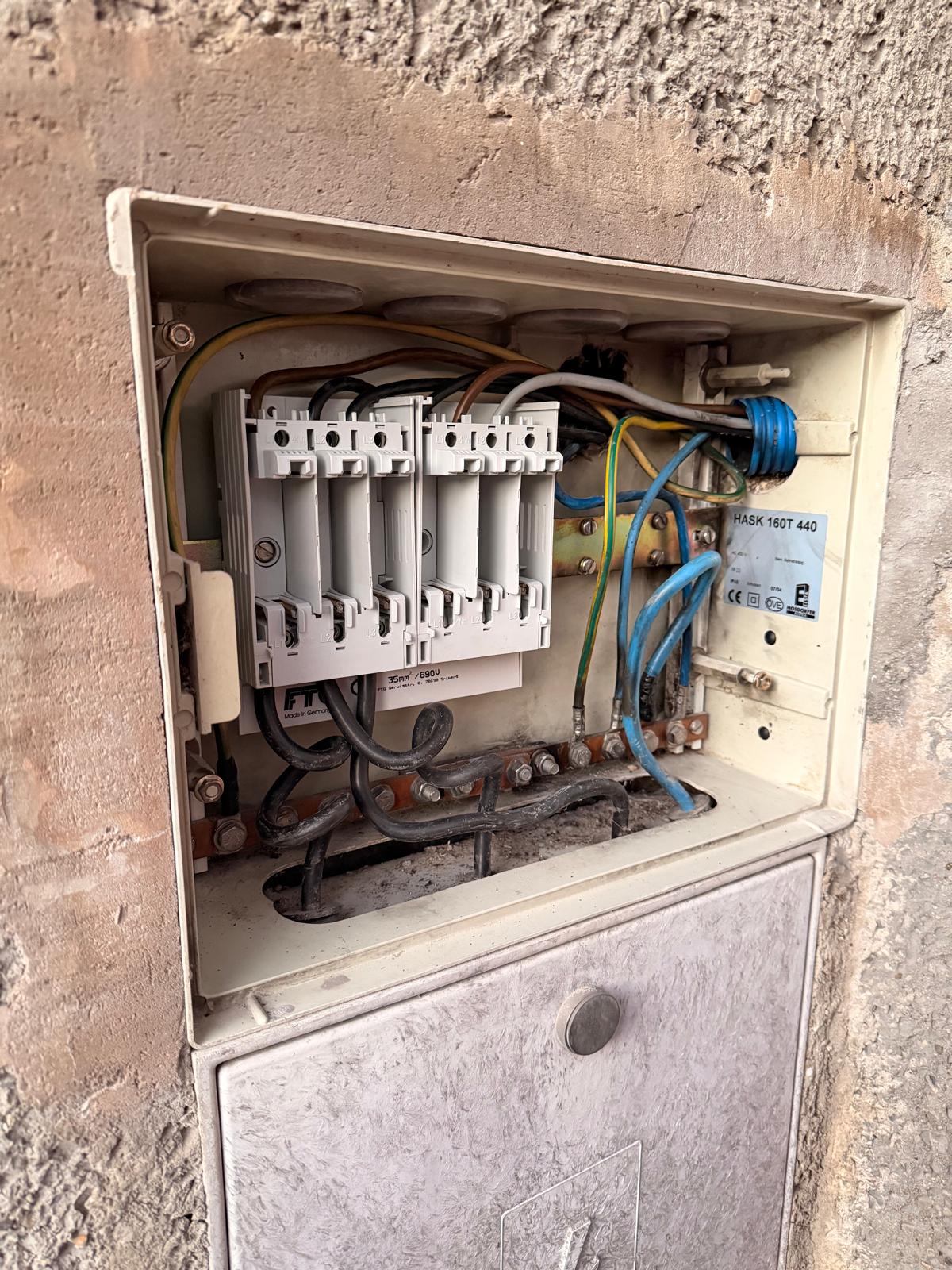ADA Elektro im Einsatz – Servicewagen und Arbeiten in Wien – Bild 10