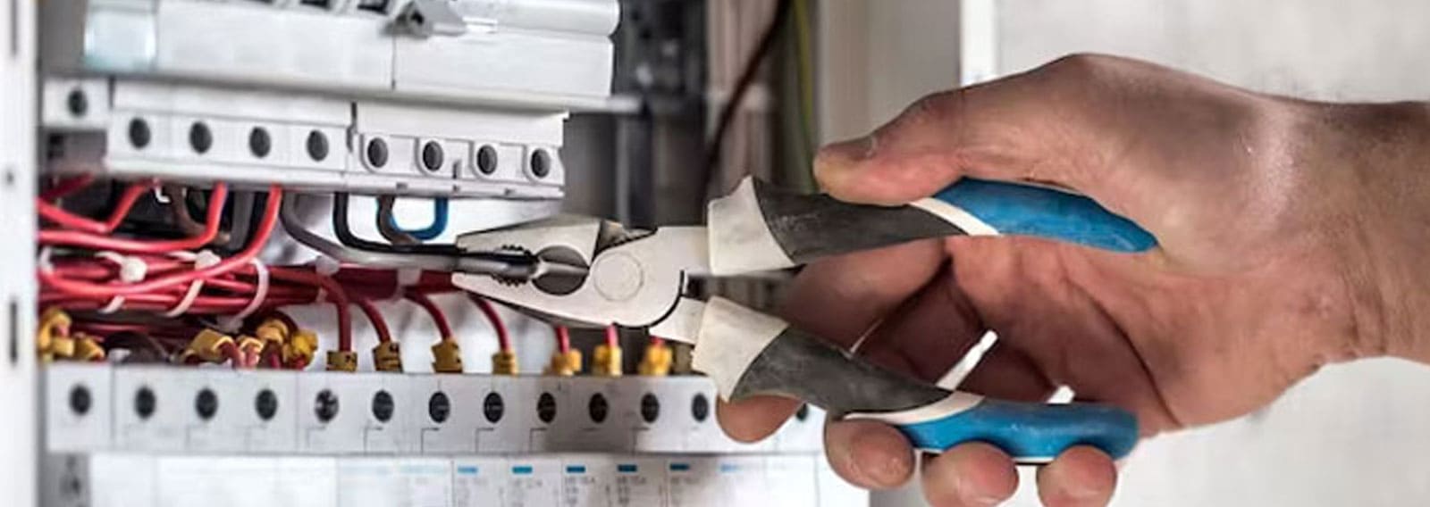 ada-elektro-Elektro-Notdienst-Wien-service